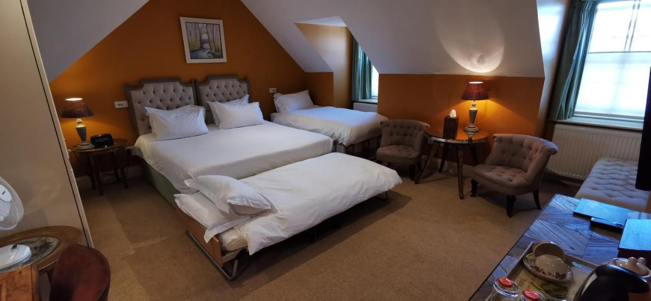 Buccleuch And Queensberry Arms Hotel Thornhill  Esterno foto