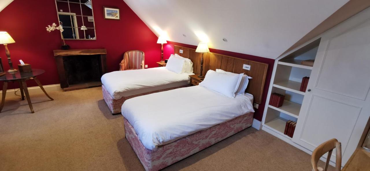 Buccleuch And Queensberry Arms Hotel Thornhill  Esterno foto