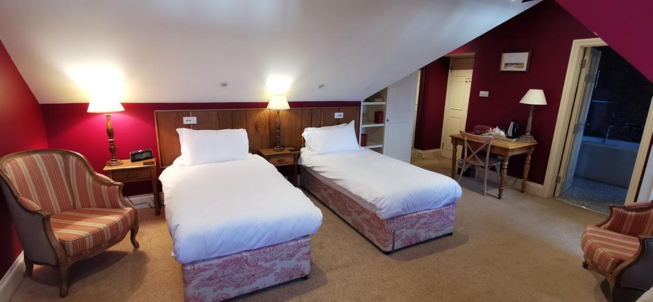 Buccleuch And Queensberry Arms Hotel Thornhill  Esterno foto