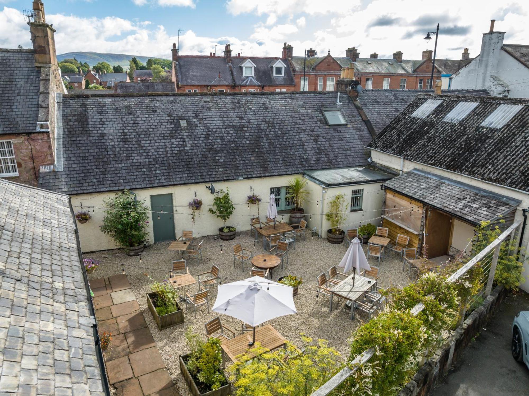 Buccleuch And Queensberry Arms Hotel Thornhill  Esterno foto